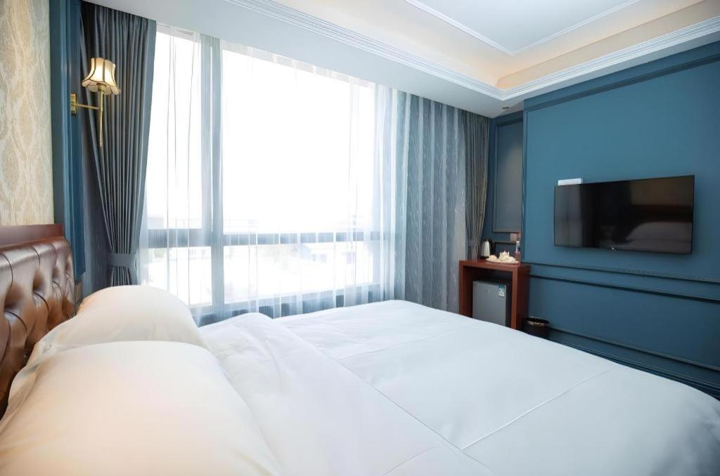 Yitingzhenshe Qianmen 4*